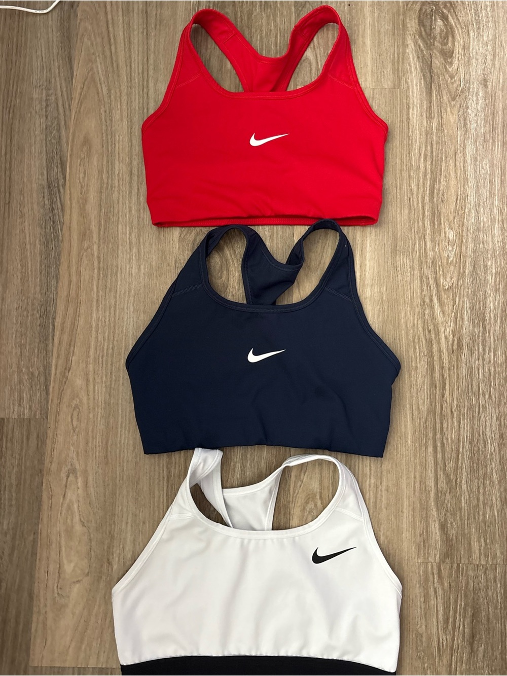 Nike Sports Bra 3-Pack in Red, Navy, White